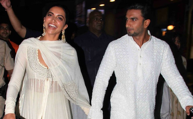 Deepika Padukone And Ranveer Singh Holding Hands At Padmaavat Screening Just Made Our Day