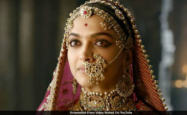 Deepika Padukone 'Humbled' By "<i>Padmaavat</i>" First Day First Show Support On Twitter