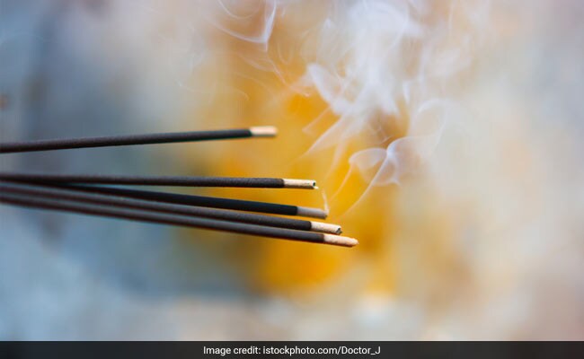 आपको बीमार बना सकती है अगरबत्ती, जानें कैसे...