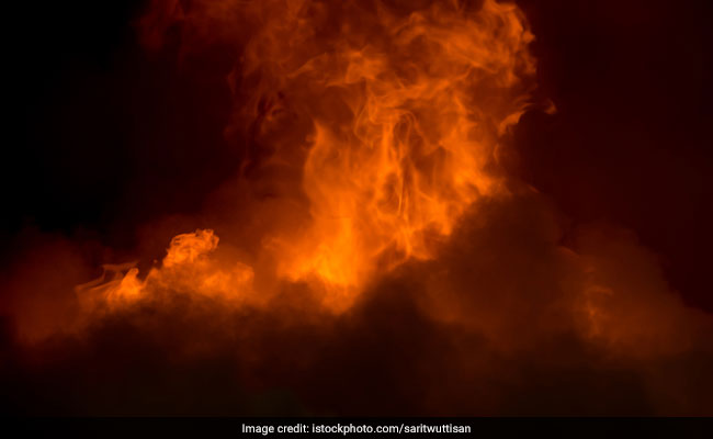 अफगानिस्तान के हेरात प्रांत में बम विस्फोट, 12 लोगों की मौत अफगानिस्तान के हेरात प्रांत में बम विस्फोट, 12 लोगों की मौत