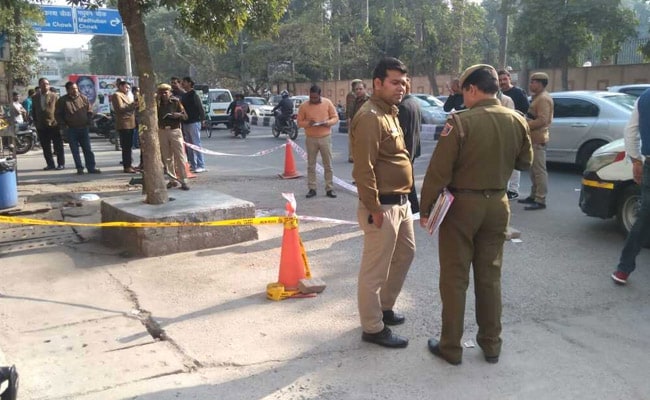 दिल्ली के रोहिणी इलाके में 20 राउंड से ज्यादा फायरिंग, गैंगवार में एक की हत्या