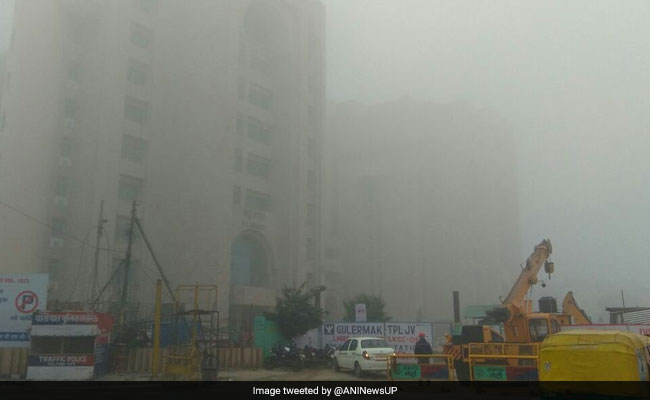लखनऊ और आसपास के जिलों में सुबह से ही कोहरा, सर्द हवाओं से गलन भी बढ़ी