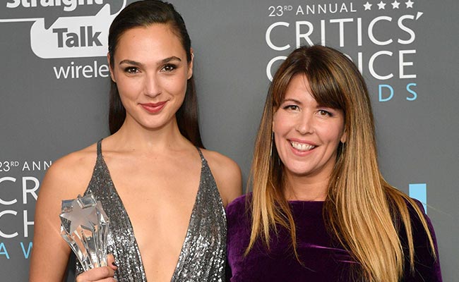 Critics' Choice Awards: Gal Gadot Said Wonder Woman Is Just Like A Real Woman, And That's Very Problematic
