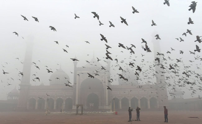 On New Year Day, Pollution On Edge Of Emergency Level In Delhi