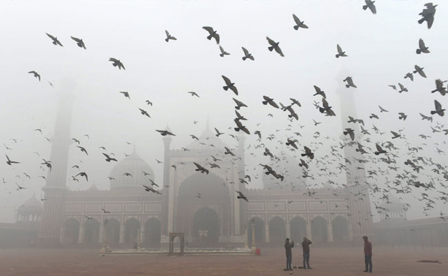 On New Year Day, Pollution On Edge Of Emergency Level In Delhi