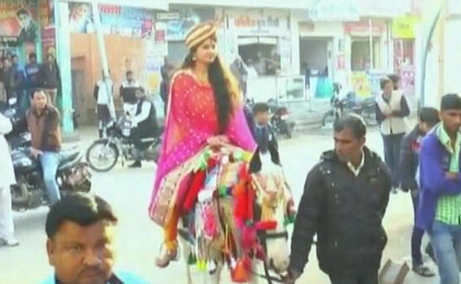 Rajasthan MBA Bride Arrives At Ritual On Horseback With A Message