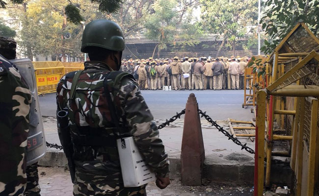 Jignesh Mevani's Delhi Rally On As Cops Wait With Tear Gas, Water Cannons