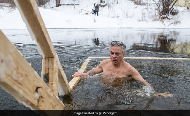 After Putins Icy Dip Us Ambassador Tries Shirtless Diplomacy