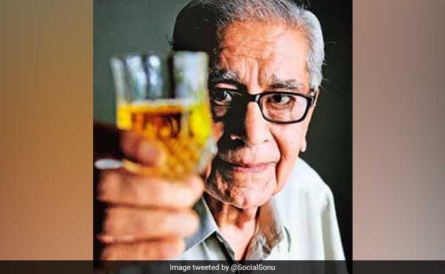 'OLD MONK' रम को बनाने वाले कपिल मोहन का निधन, जानिए उनके बारे में सबकुछ