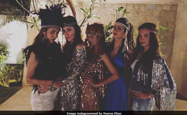 10 Bomb Pics Of Kareena, Karisma, Malaika And Amrita In Goa