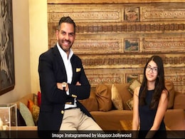 Viral: Karisma Kapoor's Daughter Samiera And Ex-Husband Sunjay Kapur Pose Together Viral: Karisma Kapoor's Daughter Samiera And Ex-Husband Sunjay Kapur Pose Together