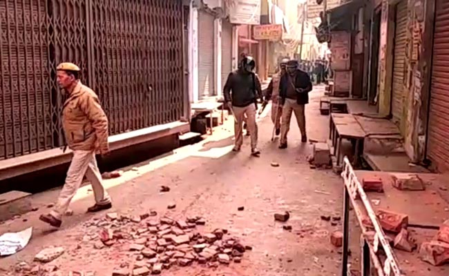 उत्तर प्रदेश : कासगंज में बनी हुई है तनावपूर्ण स्थिति, अब तक 112 लोग गिरफ्तार, ली जा रही है घर-घर की तलाशी