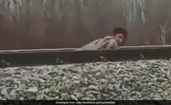 इस कश्मीरी लड़के के स्टंट ने रोकीं लोगों की सांसें, विचलित कर सकता है ये वीडियो