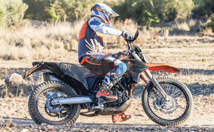 KTM 690 Enduro, Supermoto Spy Revealed In Spy Shots
