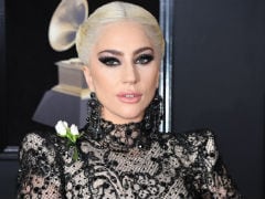 Grammys 2018: White Roses For Equality On The Red Carpet