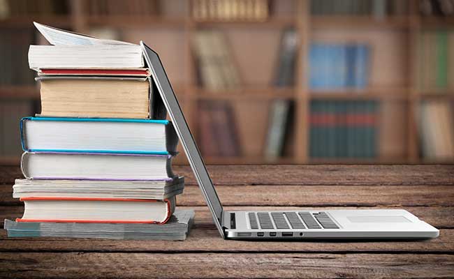 सरकार का स्टूडेंट्स को तोहफा, अब क्रेडिट कॉर्ड योजना से खरीद सकेंगे 50 हजार तक का लैपटॉप