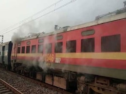 बिहार : मगध एक्सप्रेस ट्रेन के इंजन में लगी आग, चलती ट्रेन से कूदकर ड्राइवर ने बचाई जान बिहार : मगध एक्सप्रेस ट्रेन के इंजन में लगी आग, चलती ट्रेन से कूदकर ड्राइवर ने बचाई जान