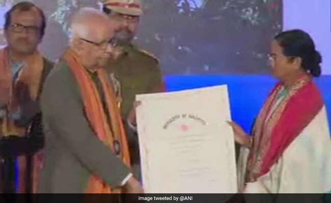 At D-Litt Award Ceremony, Emotional Mamata Banerjee Speaks Of 'Insult'