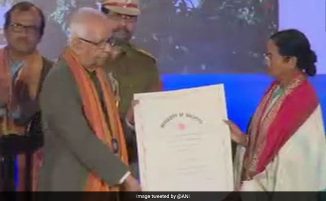 At D-Litt Award Ceremony, Emotional Mamata Banerjee Speaks Of "Insult"