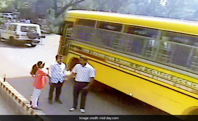 Mumbai Top Cop Helps 700 School Students Get Home During Dalit Protests