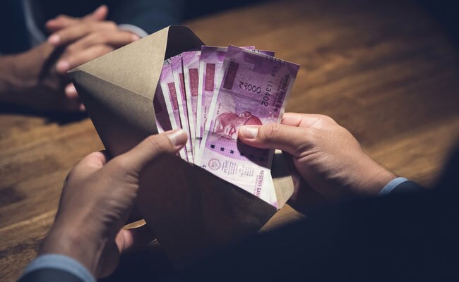 Man Ask Friend To Return Money Killed Him With Iron Rod - उधार के पैसे वापस  मांगने गया था शख्स, दोस्त ने कर दिया कुछ ऐसा...पुलिस भी हैरान