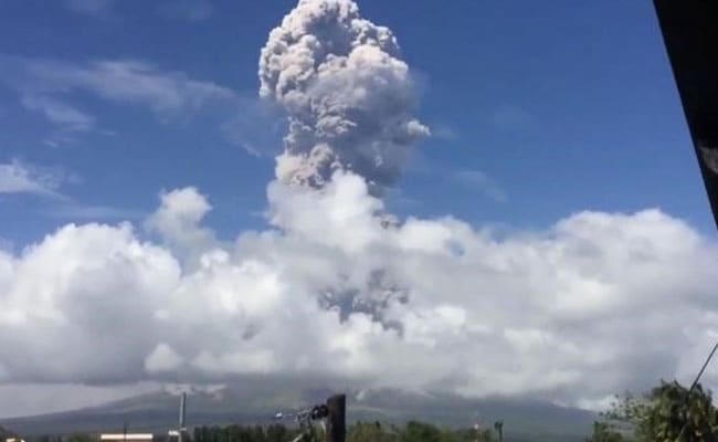 Major Volcano On Verge Of Huge Eruption, 8-Km Danger Zone