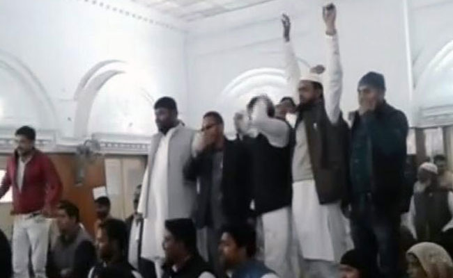 उत्तर प्रदेश : मेरठ नगर निगम की पहली बैठक में 'वंदे मातरम' को लेकर हंगामा