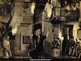 Google Doodle Celebrates Fearless Nadia's 110 Birth Anniversary: घुड़सवारी से लेकर निशानेबाजी तक में माहिर मैरी ऐसे बनी 'हंटरवाली' Google Doodle Celebrates Fearless Nadia's 110 Birth Anniversary: घुड़सवारी से लेकर निशानेबाजी तक में माहिर मैरी ऐसे बनी 'हंटरवाली'