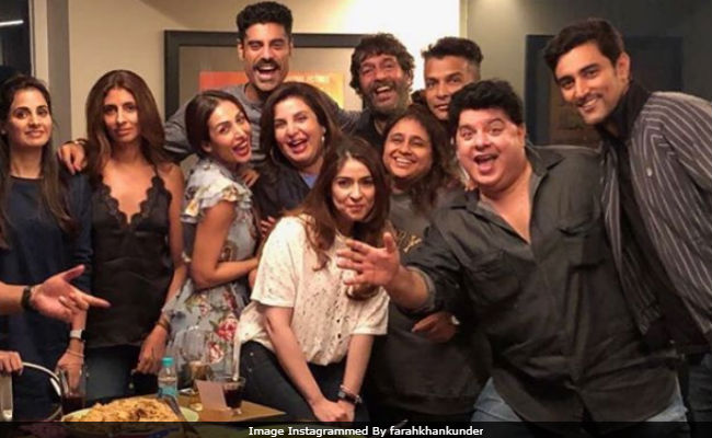 Ever Seen Cousins Shweta And Naina Bachchan Partying Together? Thank Farah Khan For This Pic