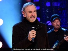 Neil Diamond Reveals He Has Parkinson's Disease, Will Retire From Touring