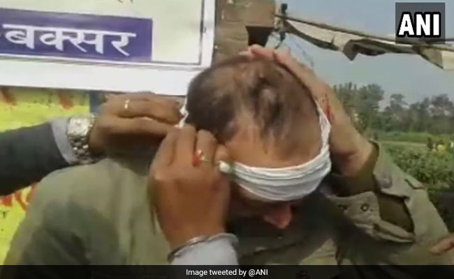 बिहार के बक्सर में सीएम नीतीश कुमार के काफिले पर हमला, सुरक्षाकर्मियों को आई चोटें