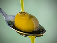 Here's Why You Should Have A Spoonful Of Olive Oil, First Thing In The Morning!