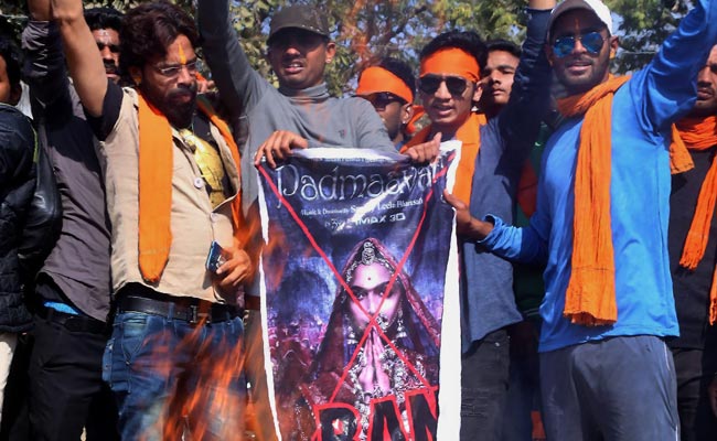 <i>"Padmaavat"</i> Row: Over 100 Karni Sena Supporters Detained In Mumbai