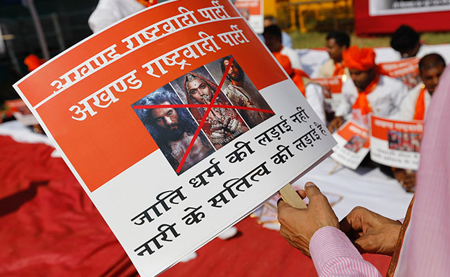 Protests Near Lucknow Malls, Theatres Against <i>'Padmaavat'</i>