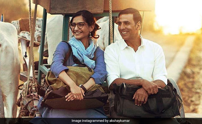 <I>PadMan</i> Thinks Sonam Kapoor Is From Paris Because...