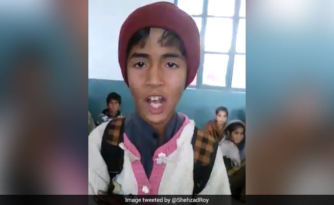 Pak Boy Viral For Singing His Leave Application. 'Give Him <i>Chhutti</i>' Begs Twitter