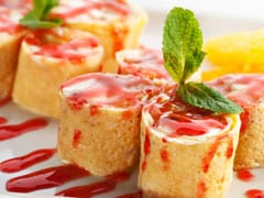 Patishapta with Strawberry Coulis