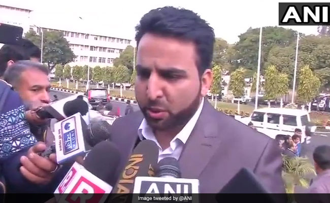 PDP विधायक ने कश्‍मीर में मारे गए आतंकियों को भाई और शहीद बताया, नकवी बोले- तरक्‍की का दुश्‍मन भाई कैसे