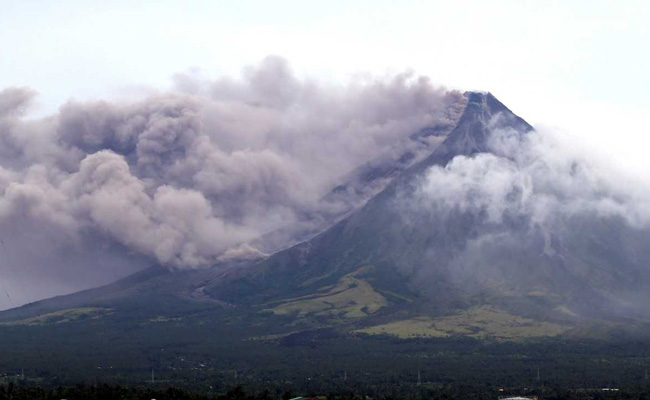 Evacuation Continues In Philippines As Mount Mayon Volcano Spews Ash And Lava