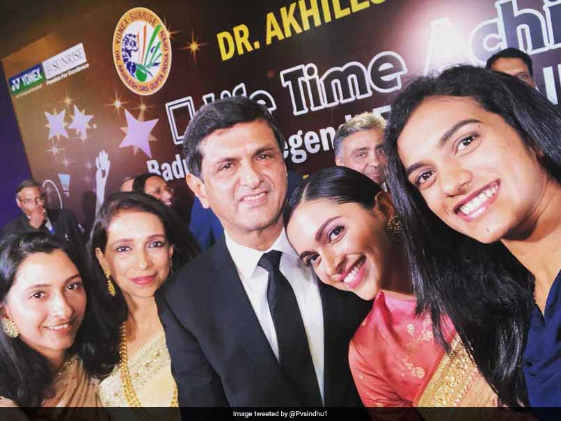 Venkiah Naidu Confers BAI's Lifetime Achievement Award On Prakash Padukone