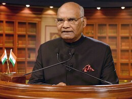 राष्ट्रपति कोविंद पत्नी के साथ पहुंचे बनारस, बाबा विश्वनाथ मंदिर में की पूजा-अर्चना राष्ट्रपति कोविंद पत्नी के साथ पहुंचे बनारस, बाबा विश्वनाथ मंदिर में की पूजा-अर्चना