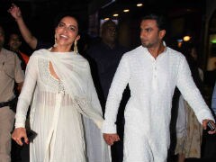 Deepika Padukone And Ranveer Singh Holding Hands At <i>Padmaavat</i> Screening Just Made Our Day