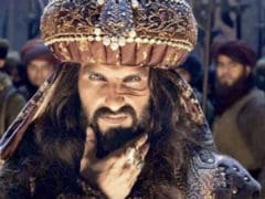 "<i>Padmaavat</i>" Star Ranveer Singh Calls Film's 100 Plus Crore A 'Relief'