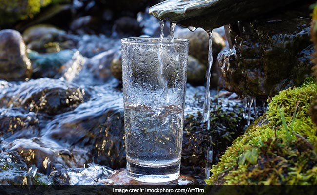 Raw Water Is Trending: What Is It? 5 Things You Should Know About It