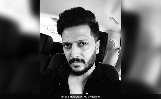 Riteish Deshmukh 'Salutes' Hero Cop Who Saved Lives In Mumbai's Kamala Mills Fire