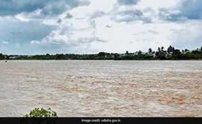 Woman, 5-Year-Old Son Slip And Drown In River While Taking Selfie