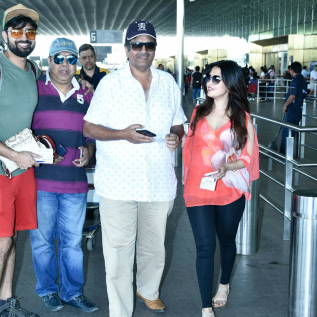 Riya Sen And Husband Shivam Tewari Spotted At Mumbai Airport