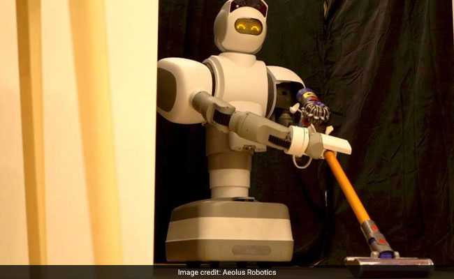 This Robotic Maid Takes Us One Step Closer To 'The Jetsons'