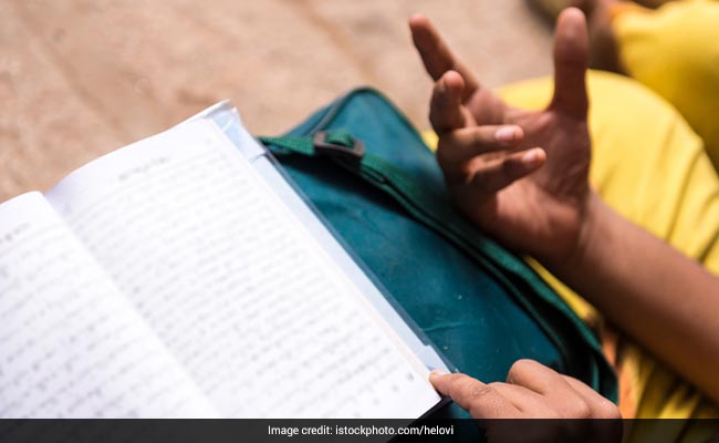 Peon Teaching Sanskrit At Government School In MP Since 23 Years