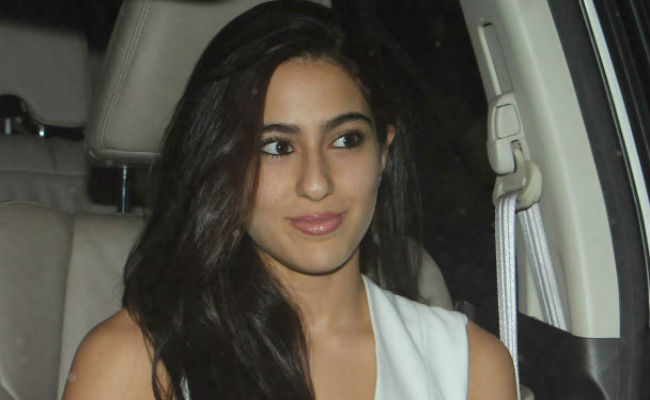 Sara Ali Khan Might Co-Star With Hrithik Roshan In <i>Super 30</i>. Details Here